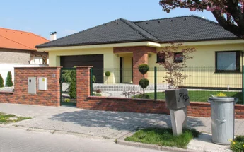 tehlový obklad plotu, tehla na fasáde domu tehlový obklad plotu, tehla na fasáde domu